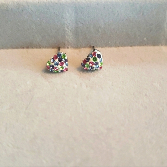 70. Mini Heart Studs - 2 pairs of heart earrings - Picture 6 of 7